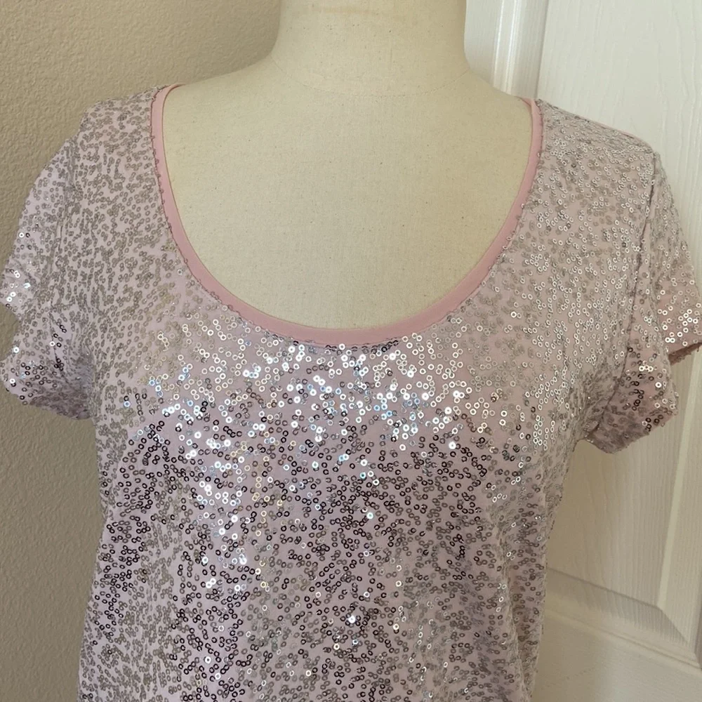 White House Black Market Pink Sequin Top Size M - Picture 3 of 7